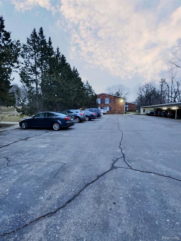 416 FOX HILLS Drive S, Bloomfield Hills, MI 48304 — Photo 32