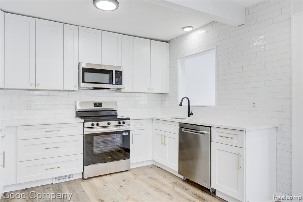 16309 Kirkshire Avenue, Beverly Hills, MI 48025 — Photo 17