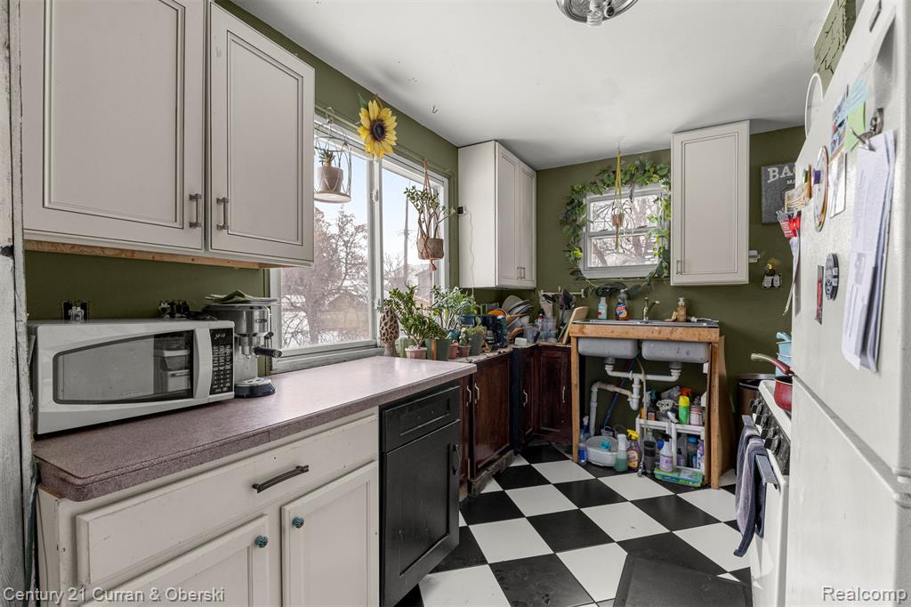 7004 Dodge Avenue, Warren, MI 48091 — Photo 11