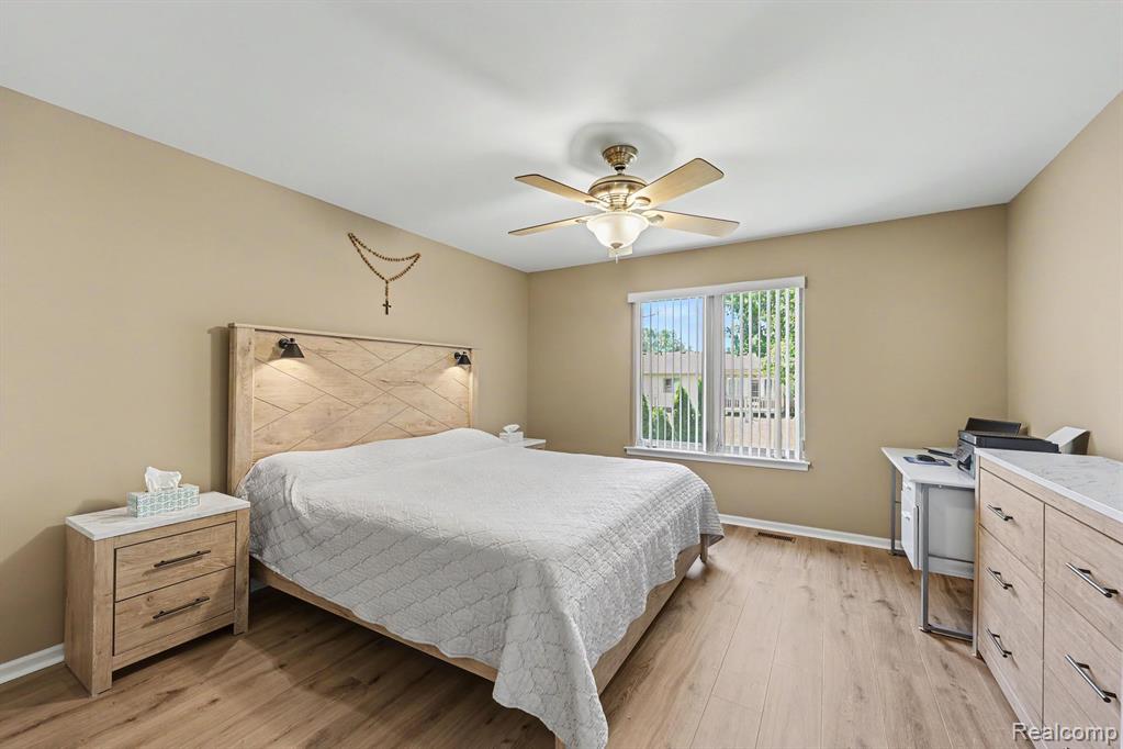 13750 Treeland Drive, Utica, MI 48315 — Photo 17