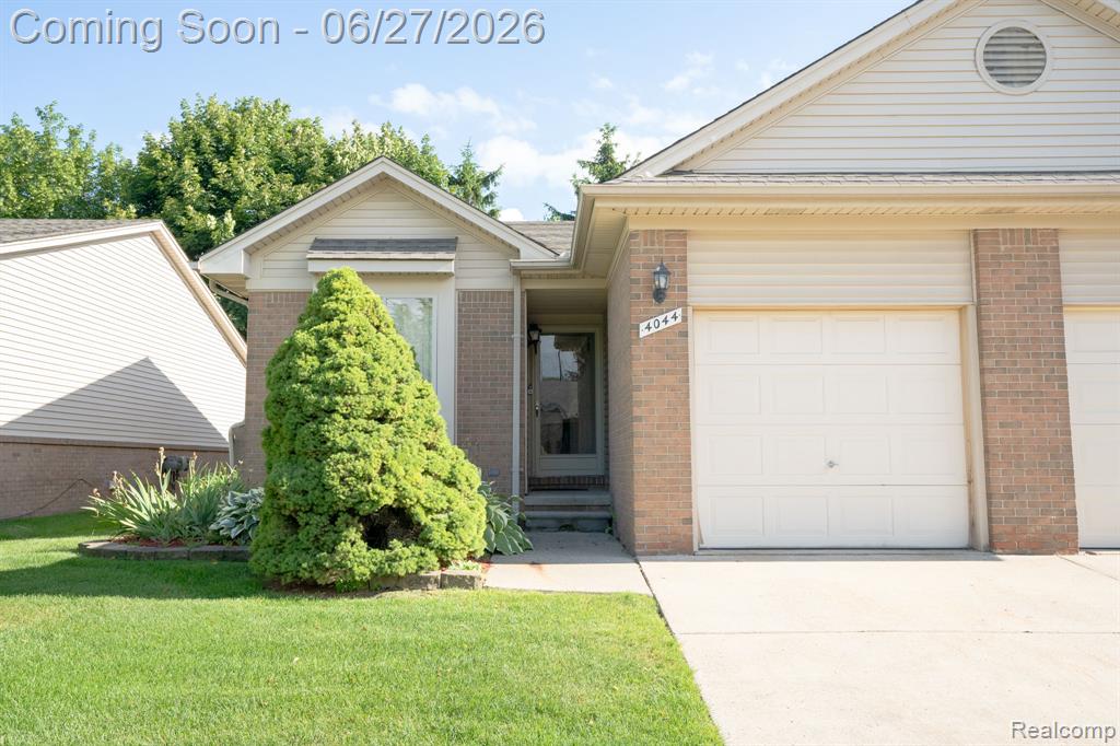 4044 Heatherwood Court, Warren, MI 48092 — Photo 2