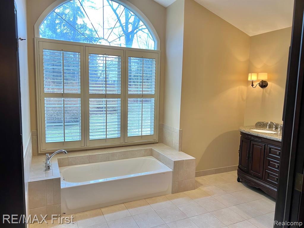 2483 Hickory Glen Drive, 3, Bloomfield Hills, MI 48304 — Photo 22