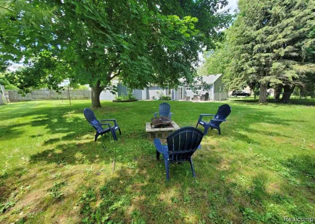 7081 Tappon Drive S, Clarkston, MI — Photo 16