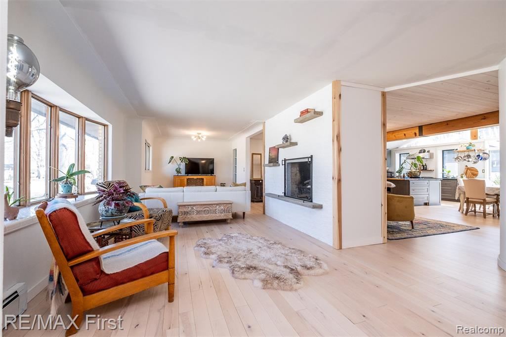 905 W Parker Avenue, Madison Heights, MI 48071 — Photo 8
