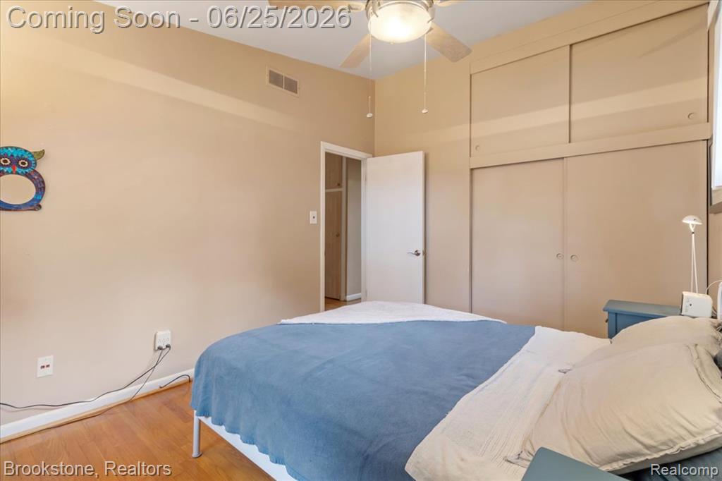 24210 Beverly Street, Oak Park, MI 48237 — Photo 11