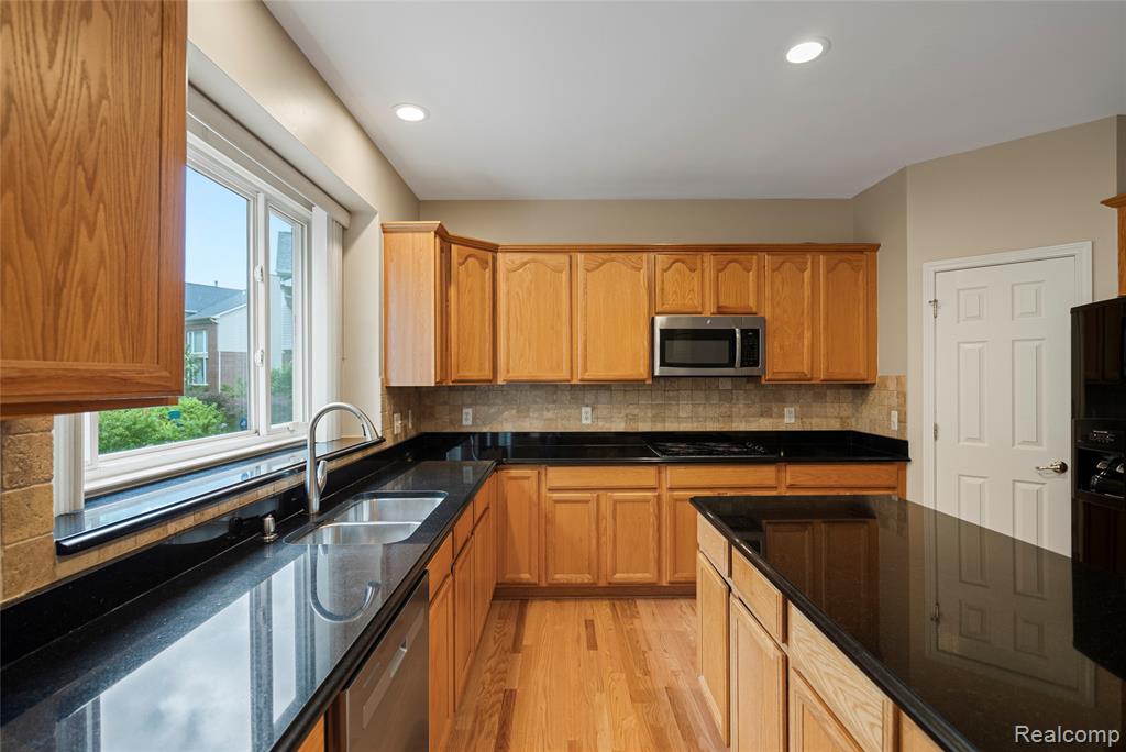 50353 Livingston Drive, Northville, MI — Photo 17