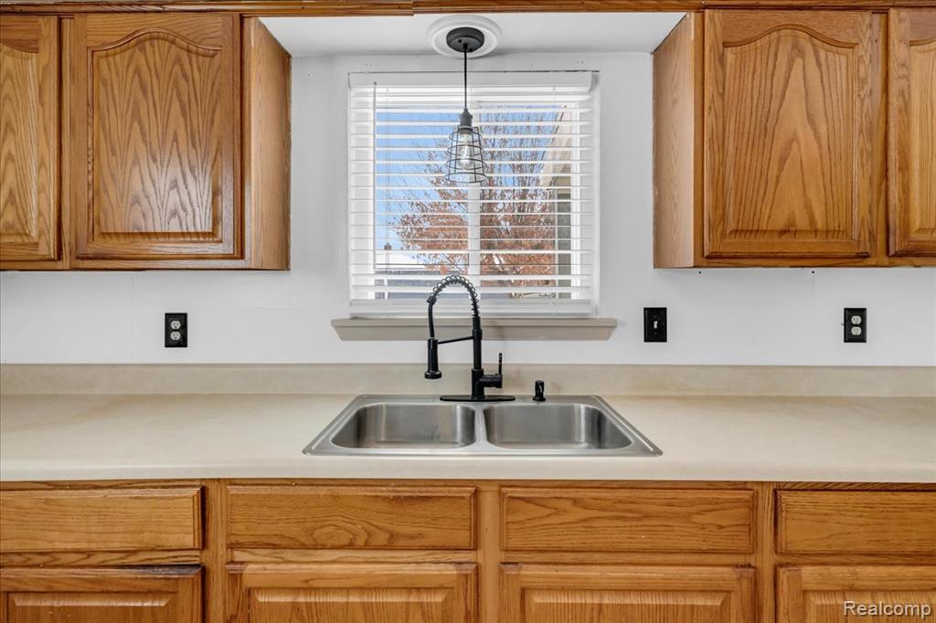 5151 Brobeck Street, Flint, MI 48532 — Photo 15