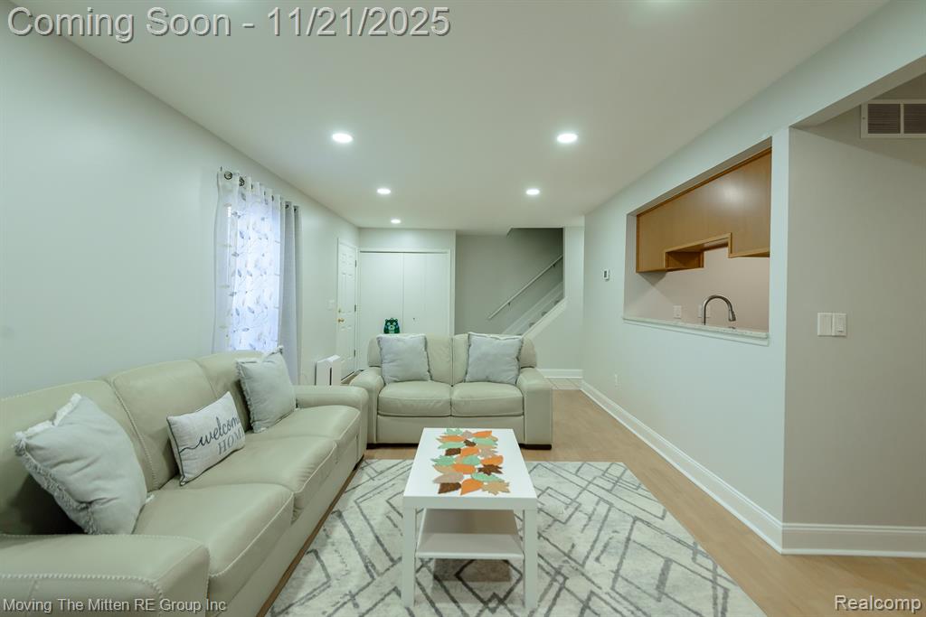 6909 Harvard Lane, Canton, MI 48187 — Photo 4