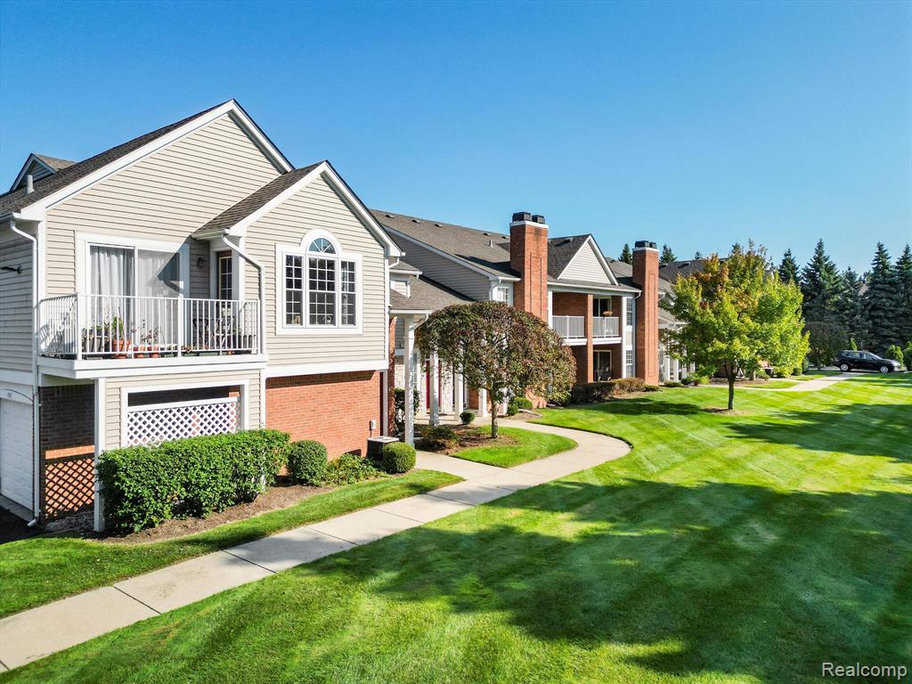 4043 BERKSHIRE Drive, Sterling Heights, MI 48314 — Photo 3