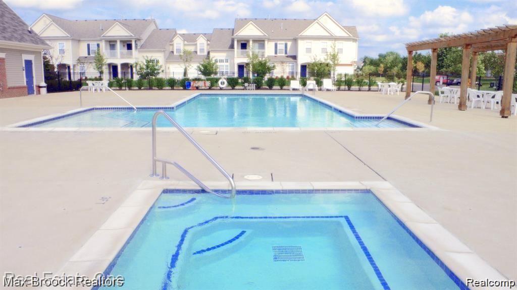 16211 ADDINGTON Drive, 192, Commerce Twp, MI 48390 — Photo 4