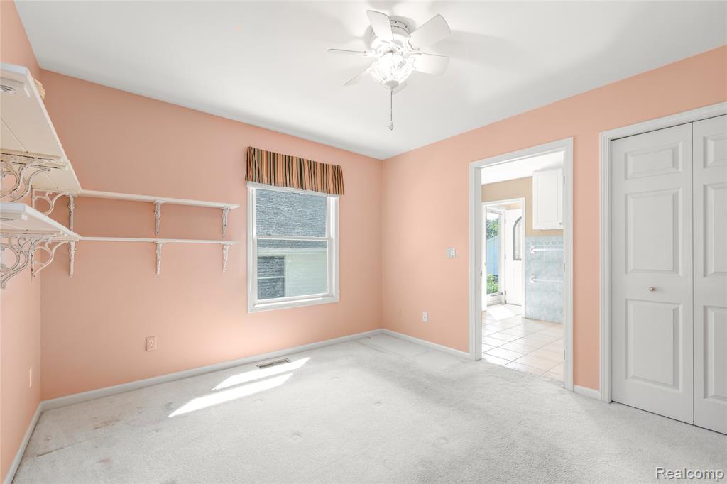 4333 Hunters Drive, Highland, MI 48356 — Photo 38