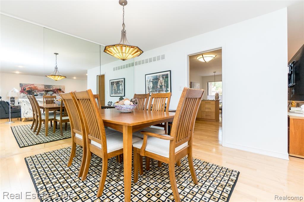 7308 Creek View Circle, West Bloomfield, MI — Photo 19