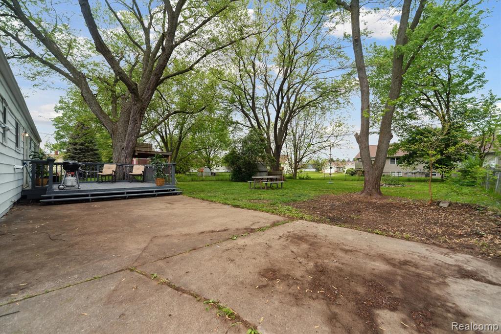 9040 Chesterfield Drive, Swartz Creek, MI 48473 — Photo 35