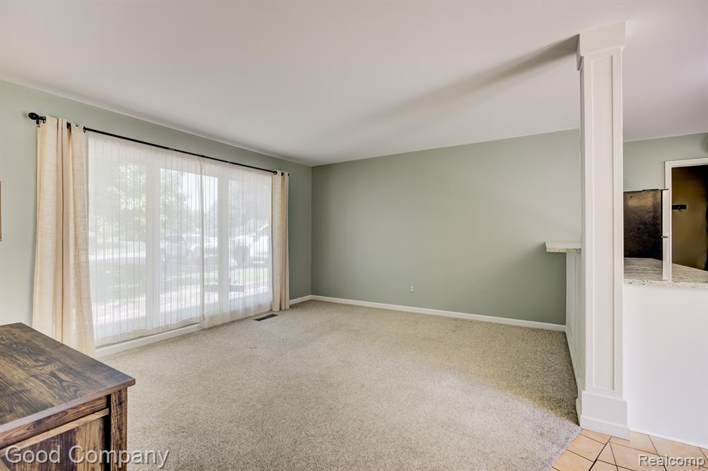 6327 Snow Apple Drive, Clarkston, MI — Photo 7