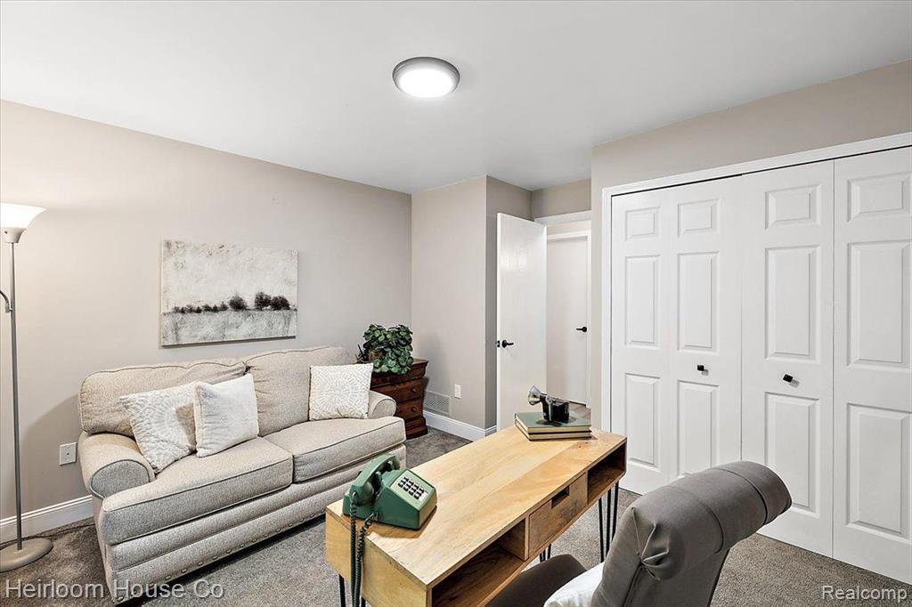 423 WATER TOWER Circle, 100, Brighton, MI 48116 — Photo 18