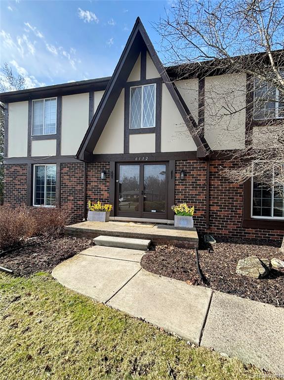 6132 Ledgeway Drive, West Bloomfield, MI — Photo 2