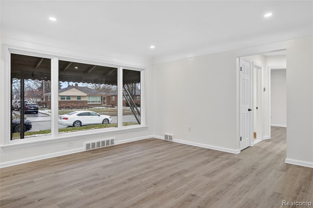 8664 Louise Avenue, Allen Park, MI 48101 — Photo 9