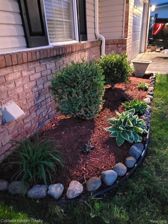 13541 CHRISTINA Lane, Belleville, MI 48111 — Photo 4