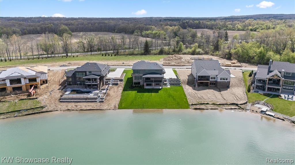 2559 Crystal Lake Drive - Photo 3