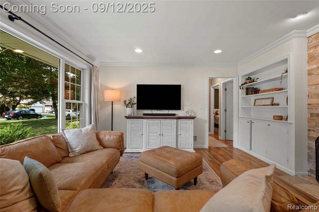 577 Bagley Street, Lake Orion, MI 48362 — Photo 4