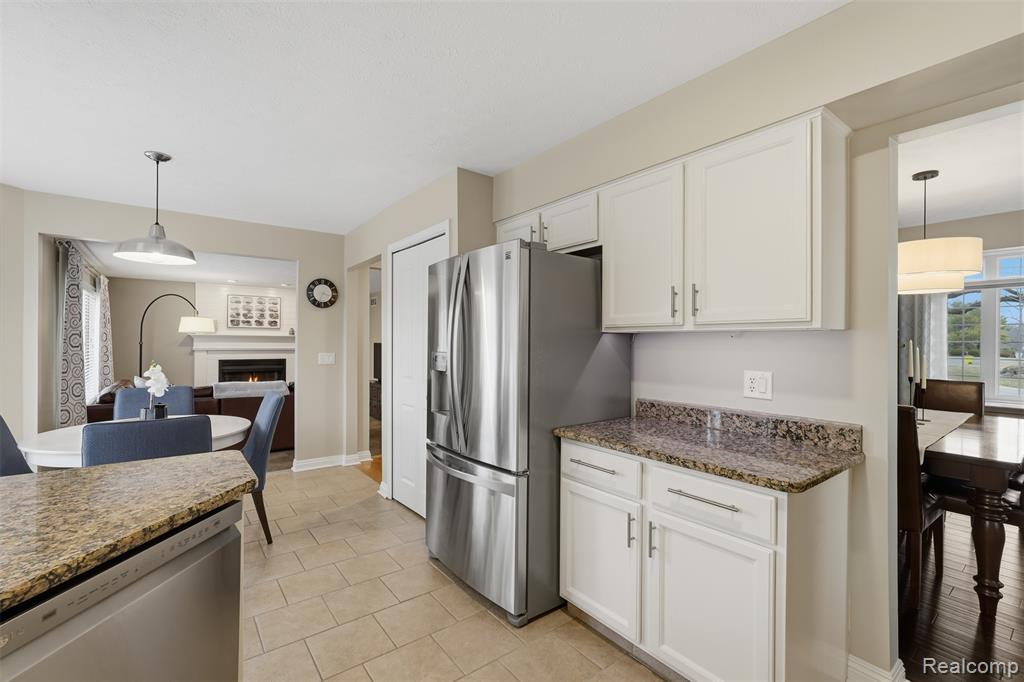 7288 Foxgate Drive, Brighton, MI 48116 — Photo 11