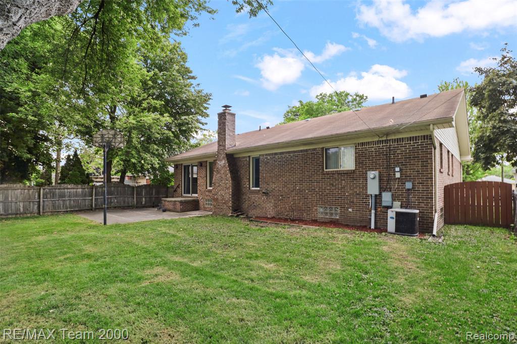 25134 Ann Arbor Trail, Dearborn Heights, MI 48127 — Photo 7