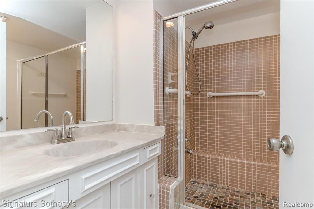6015 PEBBLE LANE, West Bloomfield, MI — Photo 45