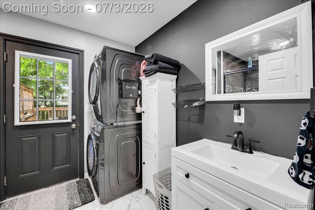 6514 Luanne Drive, Flushing, MI 48433 — Photo 12
