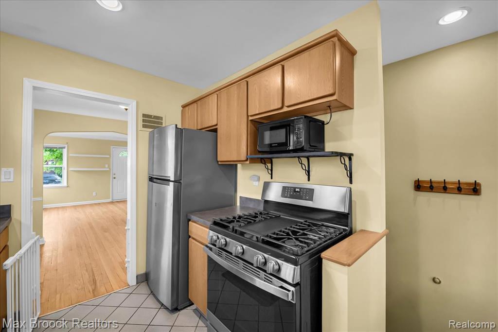 1311 Harvard Road, Berkley, MI 48072 — Photo 13