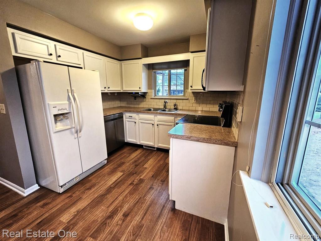 748 S Milford Road, Milford, MI 48381 — Photo 10