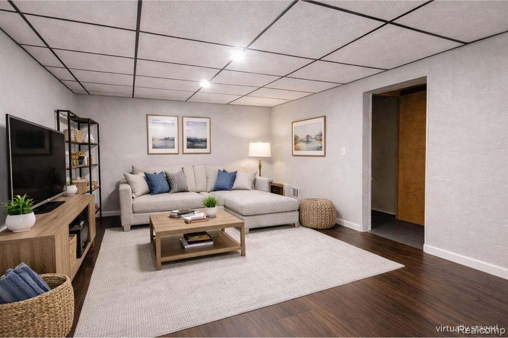 19585 Mariner Court, Northville, MI, 48167