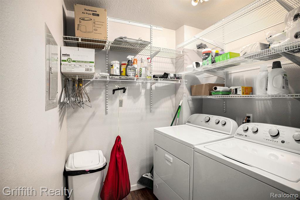 1217 Curzon Court, 203, Howell, MI 48843 — Photo 11
