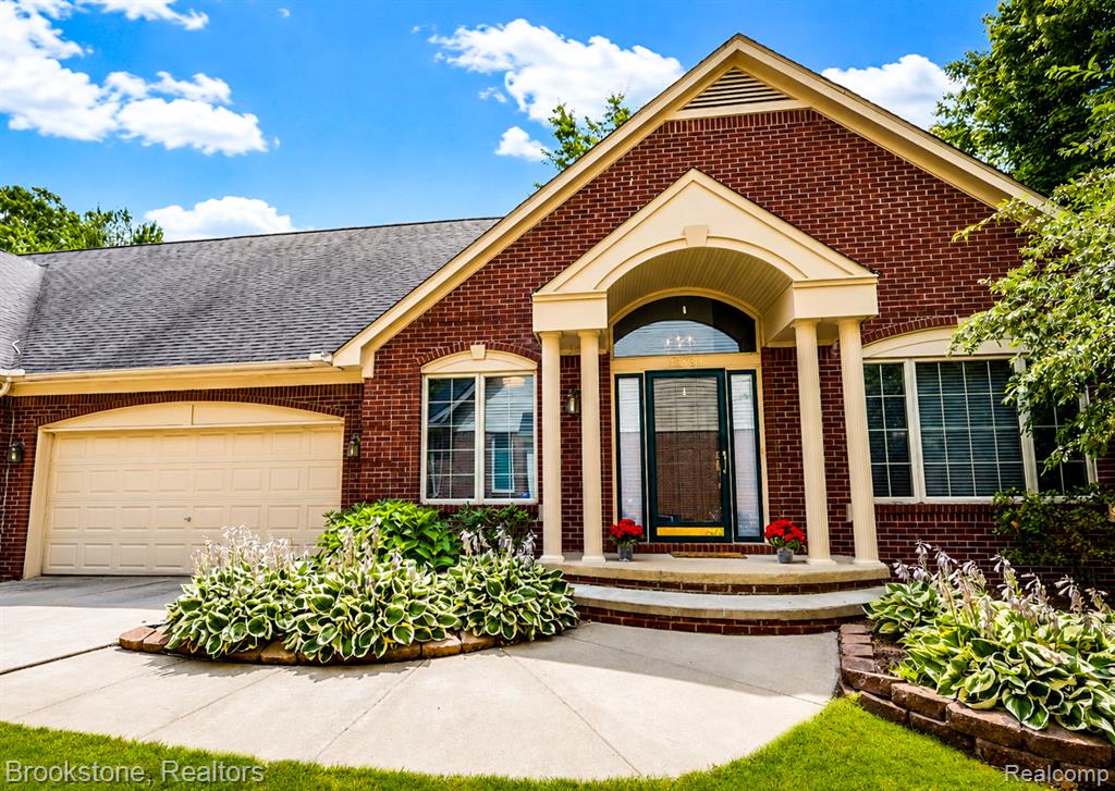 16400 Ventura Circle, Clinton Twp, MI 48038
