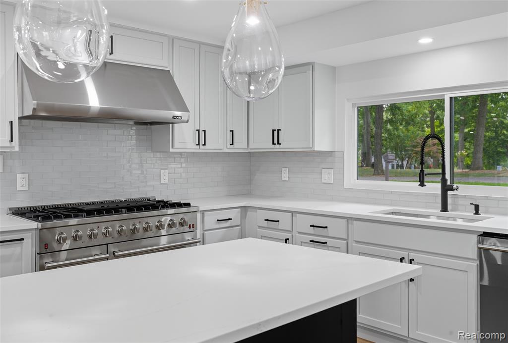5190 Westcombe Lane, West Bloomfield, MI 48324 — Photo 8