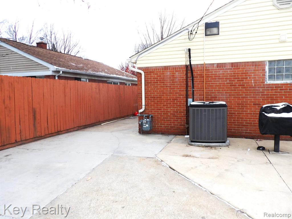 7964 ELM Street, Taylor, MI 48180 — Photo 4
