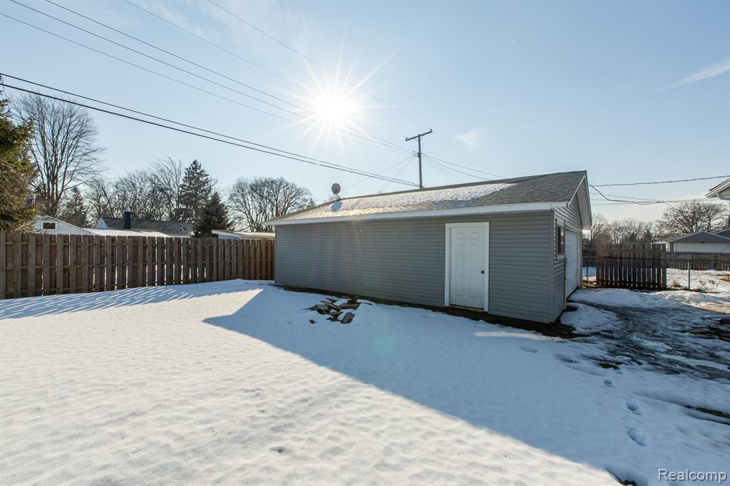 4075 Kempf Street, Waterford, MI 48329 — Photo 46
