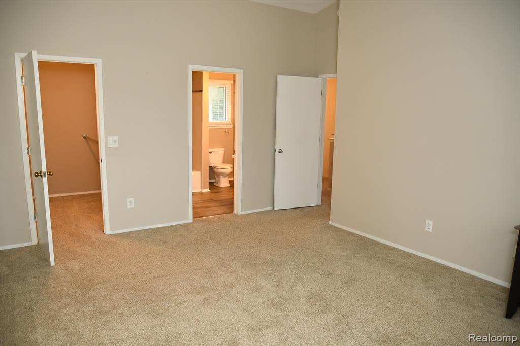22450 SILVER CREEK Drive, Woodhaven, MI 48183 — Photo 19