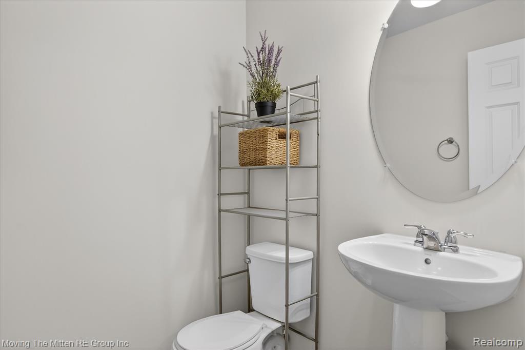 14342 Laurelwood Drive, Van Buren, MI 48111 — Photo 22