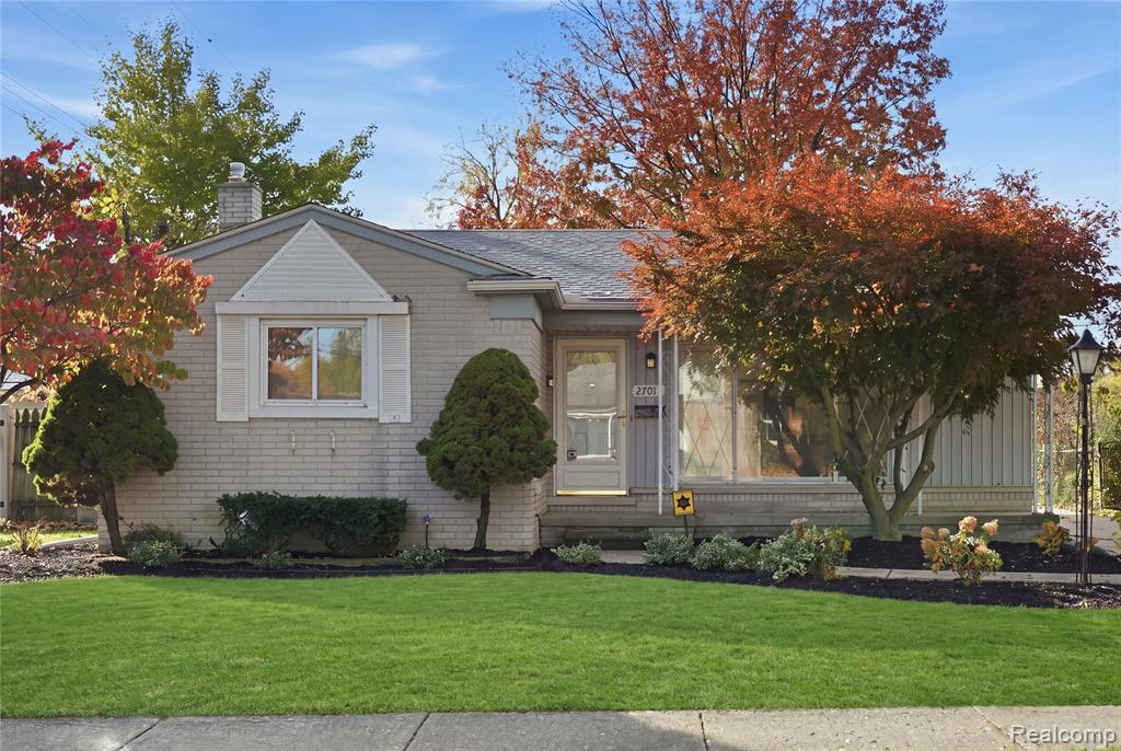 27011 Kennedy Street, Dearborn Heights, MI 48127