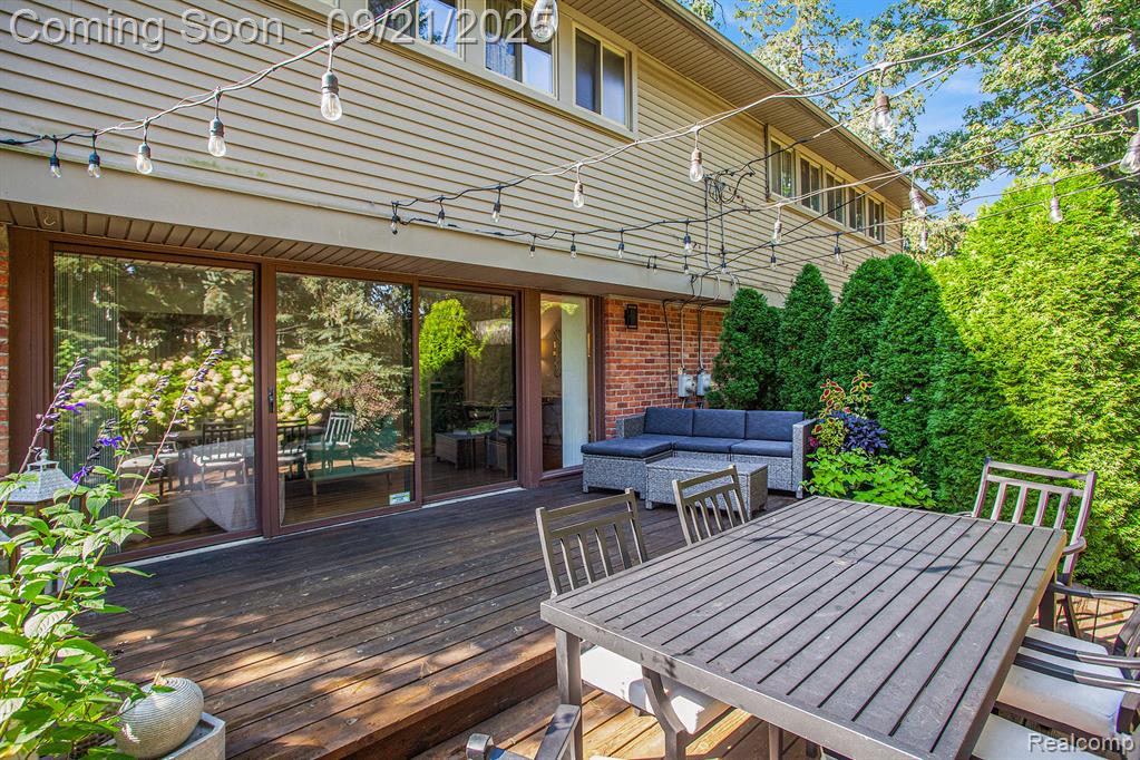 1054 Stratford Lane, Bloomfield Hills, MI 48304 — Photo 21