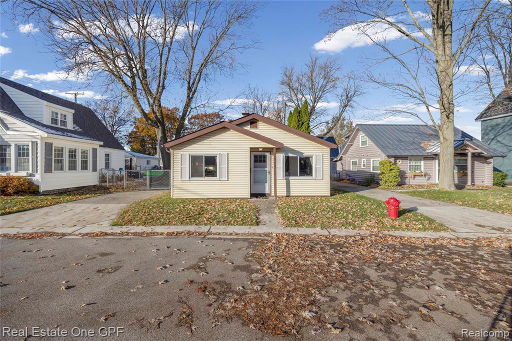 3004 Maplewood Drive, Fort Gratiot, MI 48059 — Photo 21