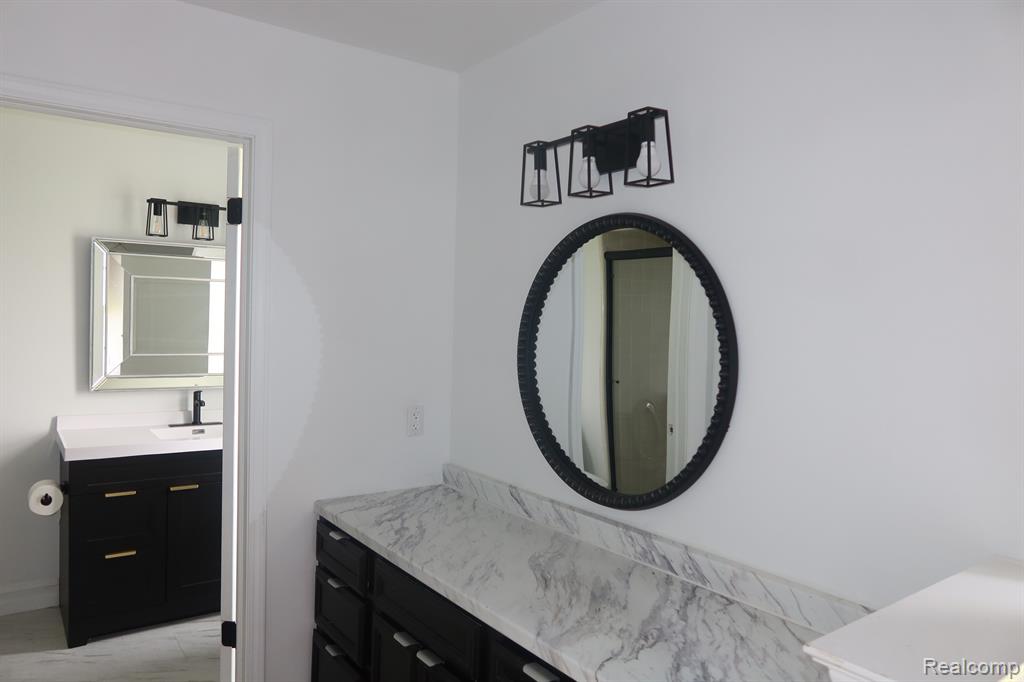 49234 ALMA Court, Shelby Twp, MI 48315 — Photo 44