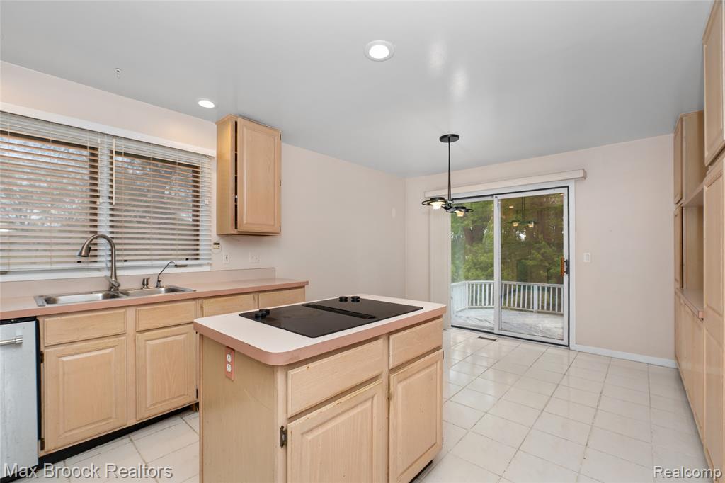 5199 Shenandoah Court, West Bloomfield, MI 48323 — Photo 32