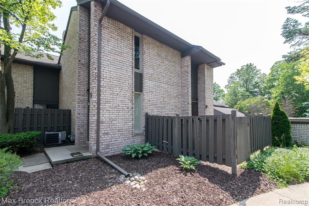 41350 Woodward Avenue, Bloomfield Hills, MI 48304 — Photo 46