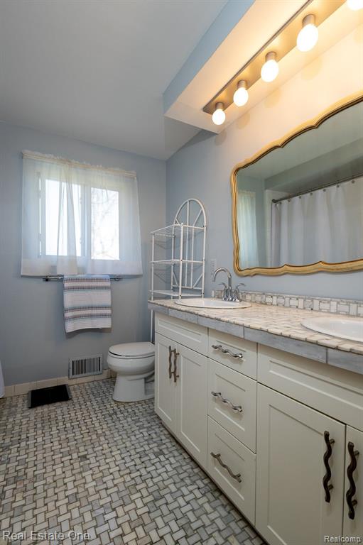 930 BRIDGE PARK Drive, Troy, MI 48098 — Photo 17