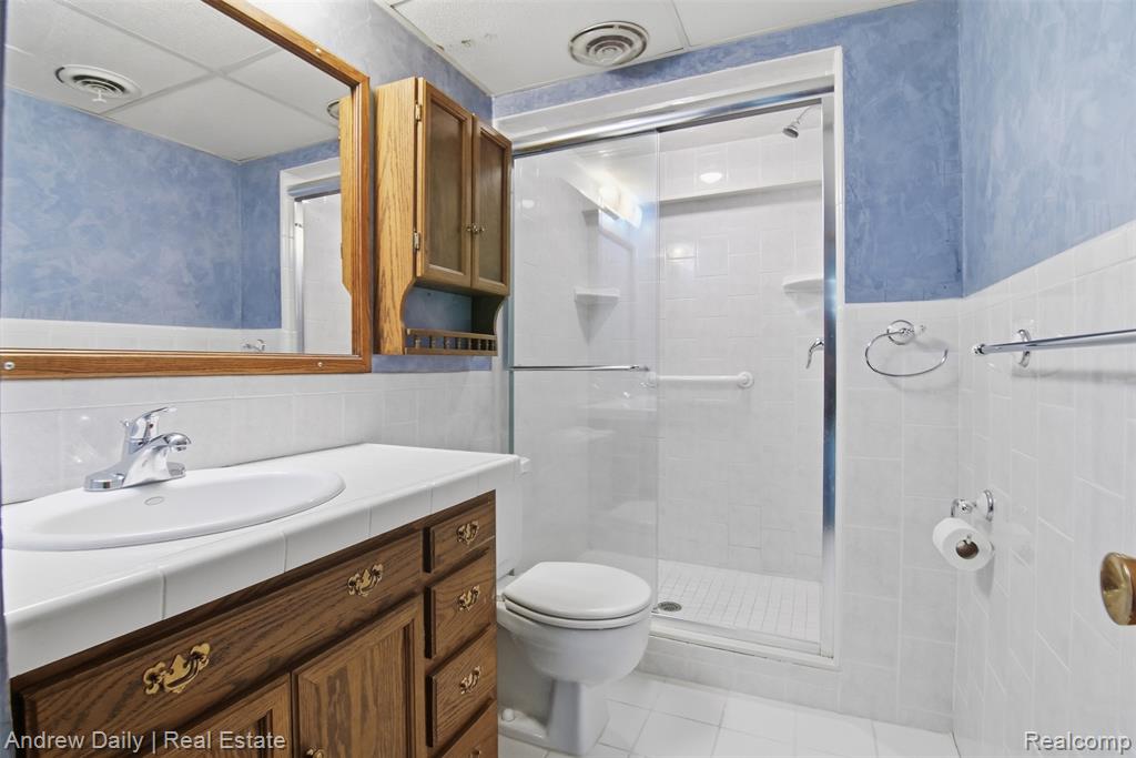 8460 Nightingale Street, Dearborn Heights, MI 48127 — Photo 13