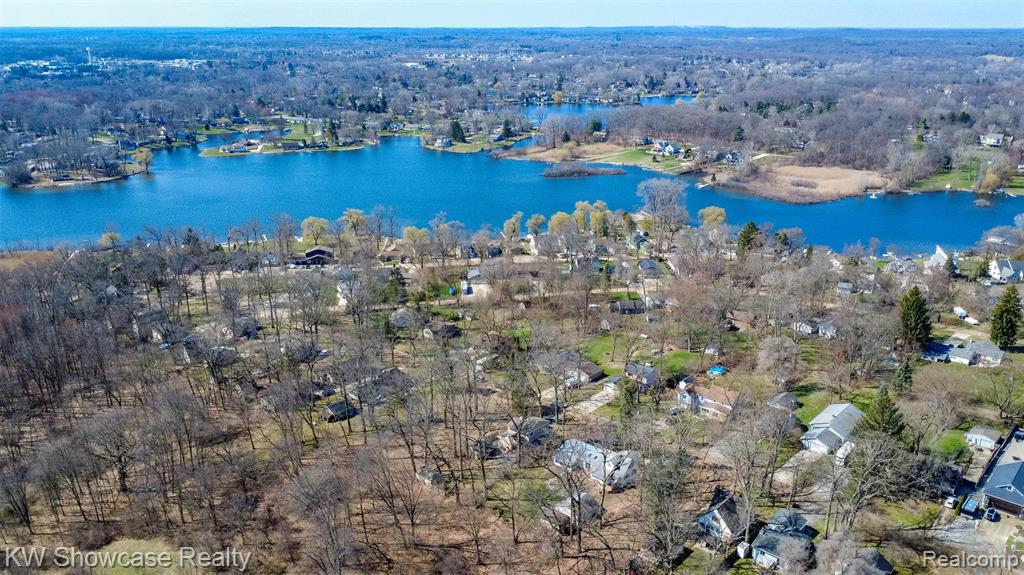 580 Elkinford Drive, White Lake, MI 48383 — Photo 69