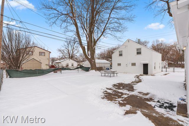 8135 REPUBLIC Avenue, Warren, MI 48089 — Photo 41