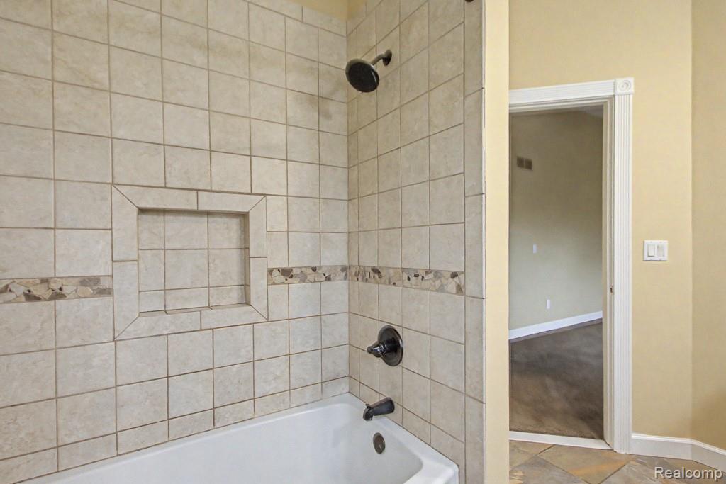 1160 S Garner Road, Milford, MI 48380 — Photo 22