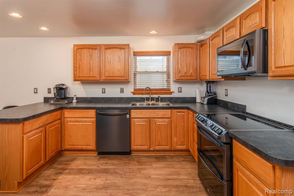 44850 ECORSE Road, Belleville, MI 48111 — Photo 10